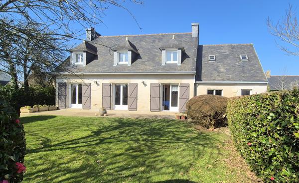 Gouesnach (29950) GOUESNACH BELLE MAISON AVEC ATELIER