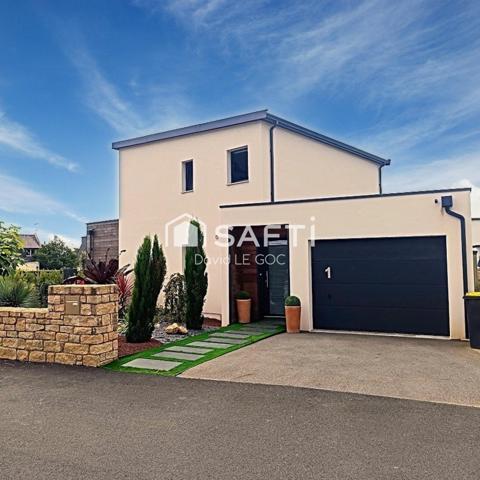 Concarneau :  A 500 m de la plage des Sables Blancs, contemporaine de 2021 classée A 131 m² belle suite parentale en rdc, jardin joliement paysagé