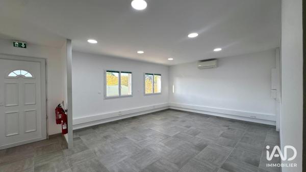 Location bureaux 100 m² Saint-Restitut