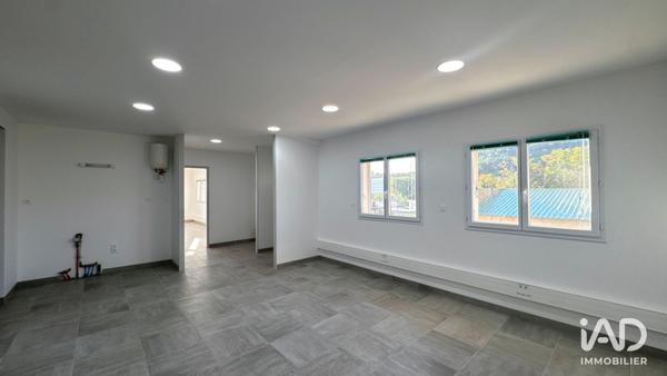 Location bureaux 100 m² Saint-Restitut