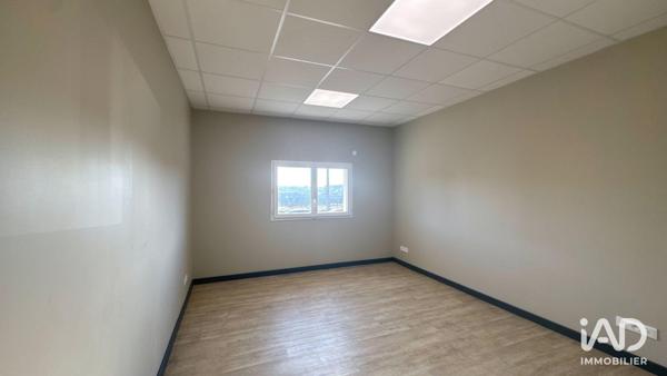 Location bureaux 100 m² Saint-Restitut