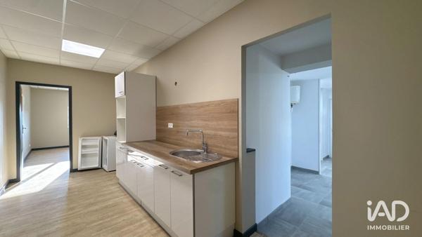 Location bureaux 100 m² Saint-Restitut