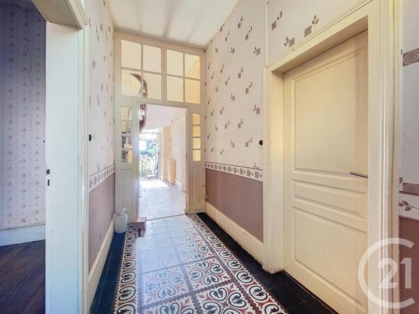 Maison à vendre  10 pièces - 204,61 m2 VARENNES SUR ALLIER - 03