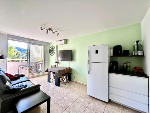 T3 de charme avec Terrasse et Box en sus – Marseille 9e, Traverse Regny – secteur Cabot / Saint-Tronc