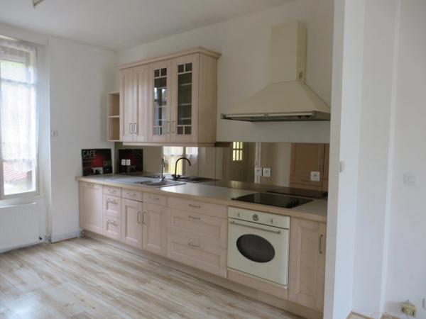 Maison 4 pièces sur 242 m2 de jardin