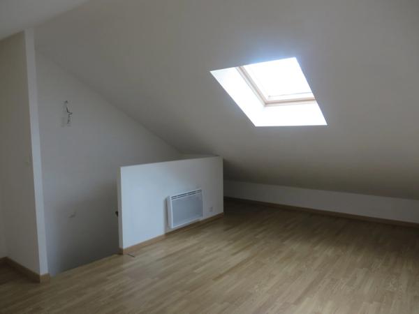 Maison 4 pièces sur 242 m2 de jardin