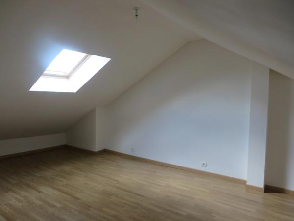 Maison 4 pièces sur 242 m2 de jardin