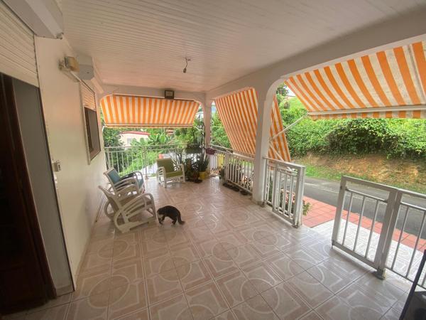 Jolie Maison T4+T3+T2 de 220m2 à Ducos