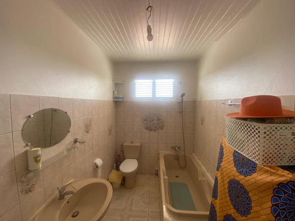 Jolie Maison T4+T3+T2 de 220m2 à Ducos