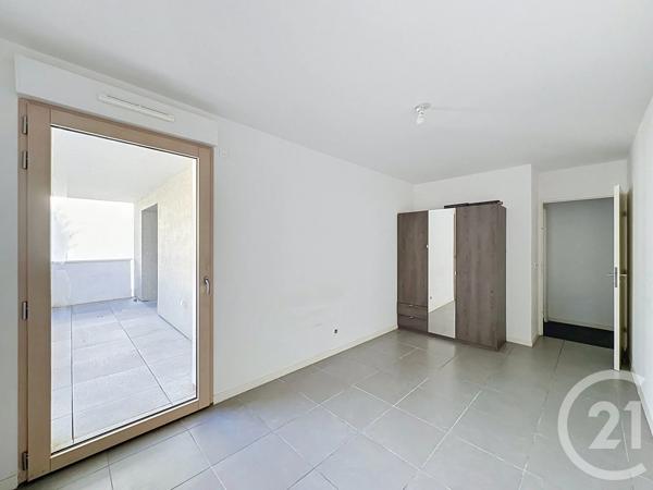 Appartement F4 à vendre  4 pièces - 81 m 2   ST PRIEST  - 69