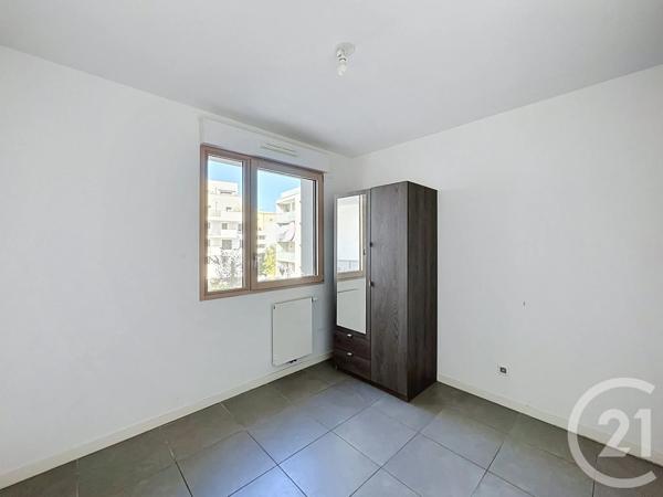 Appartement F4 à vendre  4 pièces - 81 m 2   ST PRIEST  - 69