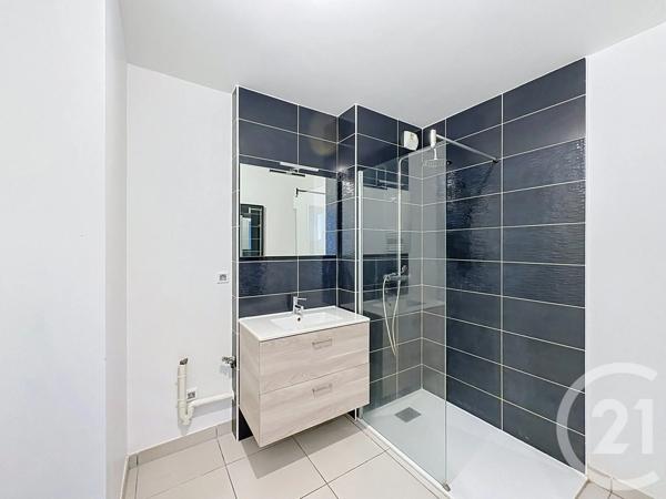 Appartement F4 à vendre  4 pièces - 81 m 2   ST PRIEST  - 69
