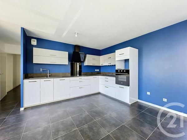 Appartement F4 à vendre  4 pièces - 81 m 2   ST PRIEST  - 69