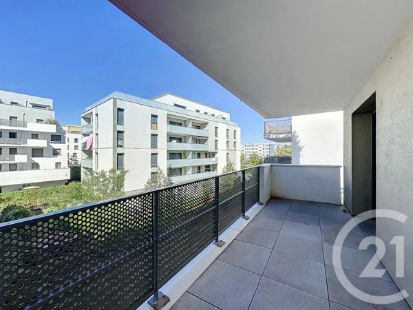 Appartement F4 à vendre  4 pièces - 81 m 2   ST PRIEST  - 69