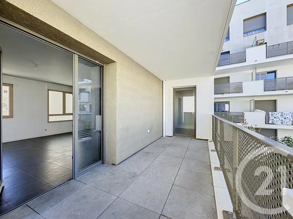Appartement F4 à vendre  4 pièces - 81 m 2   ST PRIEST  - 69