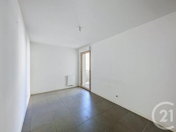 Appartement F4 à vendre  4 pièces - 81 m 2   ST PRIEST  - 69