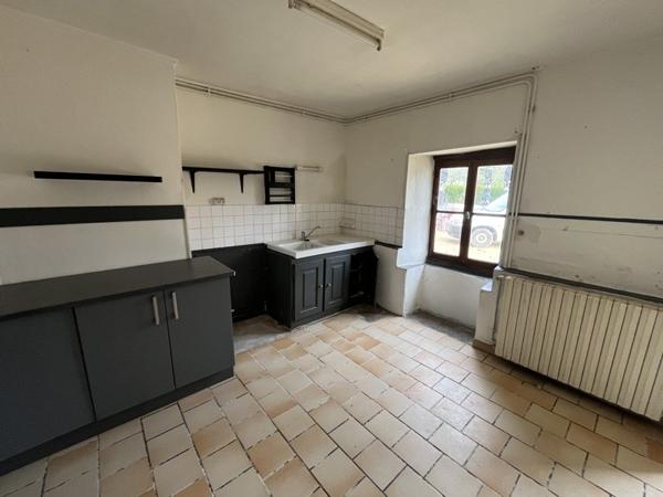 Maison à vendre 80 738 € Moulins-sur-Céphons 3 p 106 m² DPE D