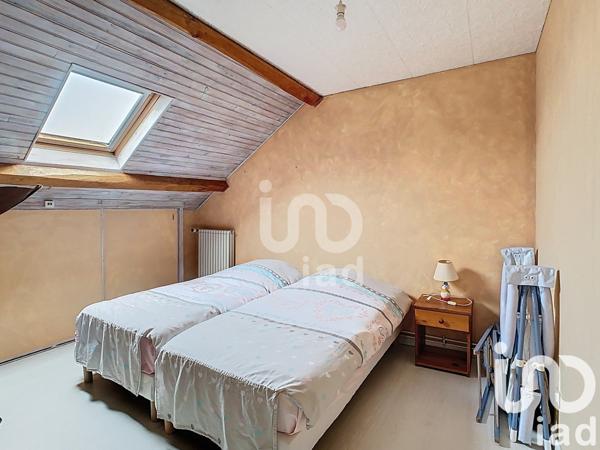 Maison 5 pièces de 90 m² à Fère-Champenoise (51230)