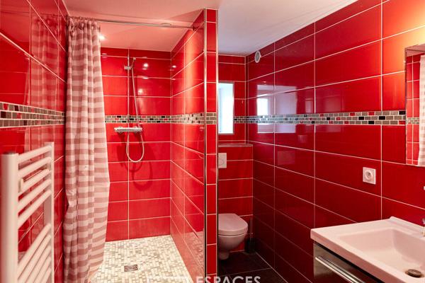 Maison de charme en pierre rénovée avec piscine et jardin arboré