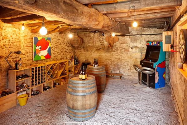 Maison de charme en pierre rénovée avec piscine et jardin arboré