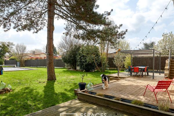 Maison de charme en pierre rénovée avec piscine et jardin arboré