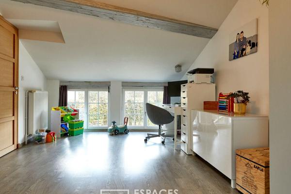 Maison de charme en pierre rénovée avec piscine et jardin arboré