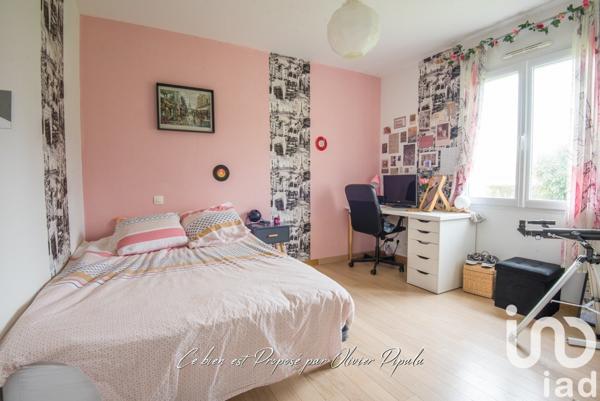 Maison traditionnelle 7 pièces de 174 m² à Mortagne-sur-Sèvre (85290)