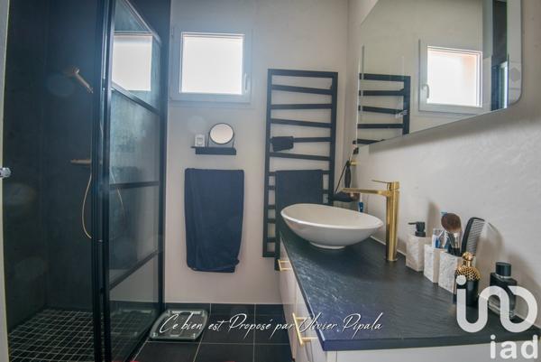 Maison traditionnelle 7 pièces de 174 m² à Mortagne-sur-Sèvre (85290)