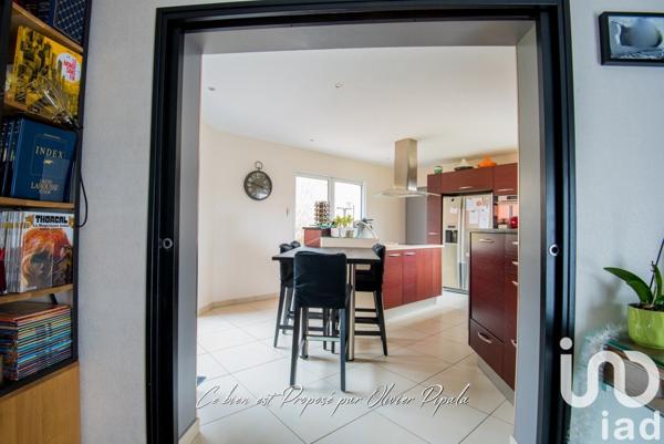 Maison traditionnelle 7 pièces de 174 m² à Mortagne-sur-Sèvre (85290)