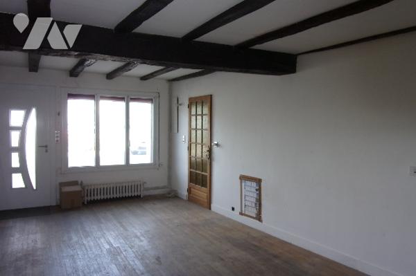 Maison ,1 pièce de vie,1 cuisine,3 chambres,1 salle de bains,1WC,1 préau