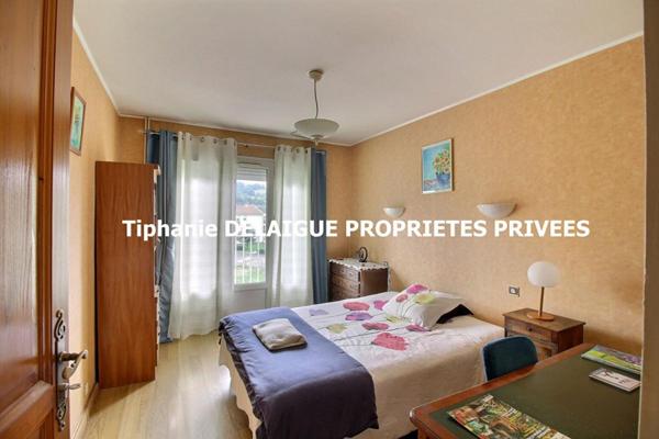 Le Chambon-Feugerolles 42500 secteur paisible T4 traversant 74,82m² 2 chambres garage, cave dans une petite copropriété