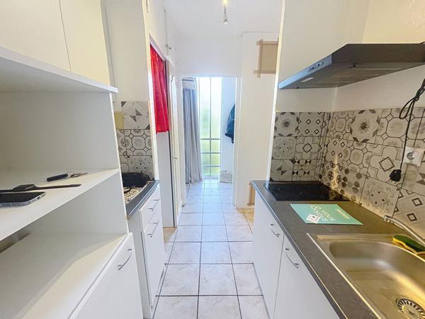 Exclusivité Nestenn Peymeinade, studio avec balcon , 1 pièce 27 m2, (23.70 m2 loi carrez), vue forêt