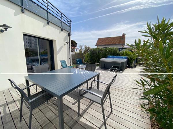 Maison à vendre 8 pièces SAINT GILLES CROIX DE VIE (85)- ensemble immobilier de 2 maisons de type 4 avec piscine jardinet stationnement