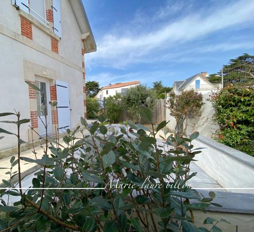 Maison à vendre 8 pièces SAINT GILLES CROIX DE VIE (85)- ensemble immobilier de 2 maisons de type 4 avec piscine jardinet stationnement