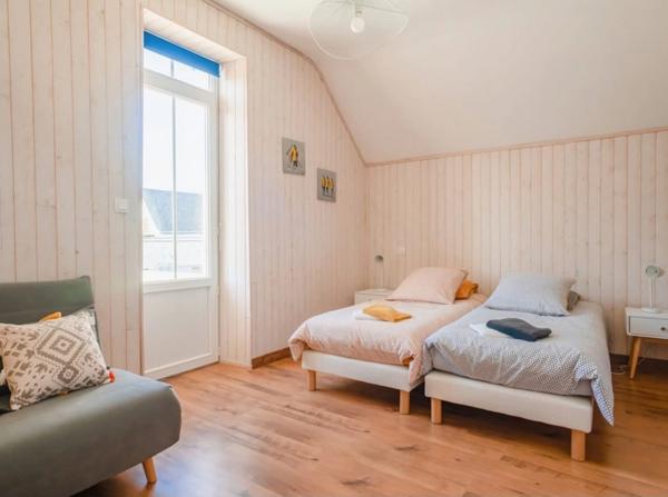 Maison à vendre 8 pièces SAINT GILLES CROIX DE VIE (85)- ensemble immobilier de 2 maisons de type 4 avec piscine jardinet stationnement