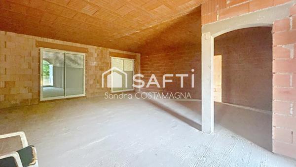 Maison à terminer sur vaste parcelle de 5 000 m² – Quartier recherché proche rocade
