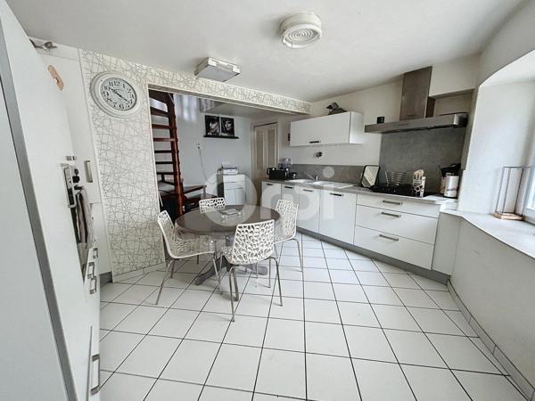 Immeuble à vendre    5 pièces • 135 m2 Liffol-le-Grand