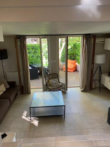 Aix-en-Provence (13100) Duplex T2 avec jardinet + emplacement privatif