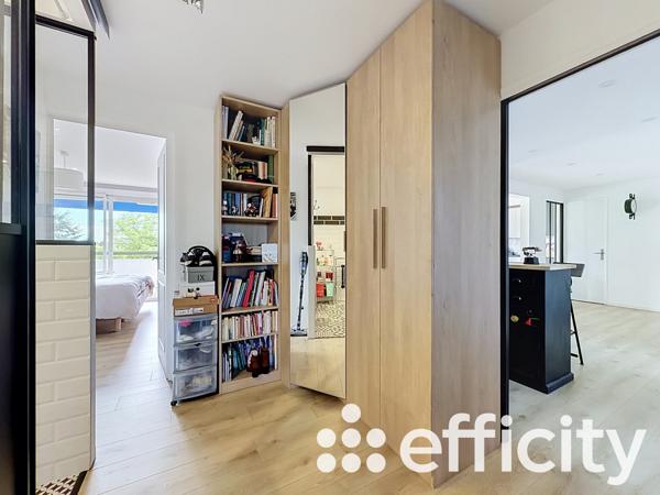 Appartement
         5 pièces
        - 112 m² Exclusivité 375 000 € *