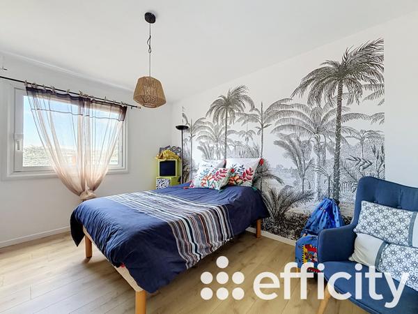 Appartement
         5 pièces
        - 112 m² Exclusivité 375 000 € *