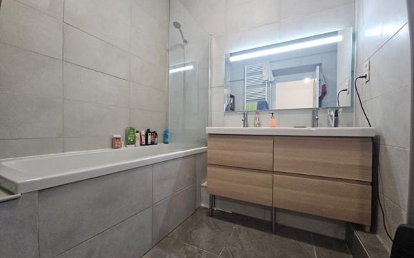 Appartement à vendre    3 pièces • 96,60 m2 Saint-Étienne