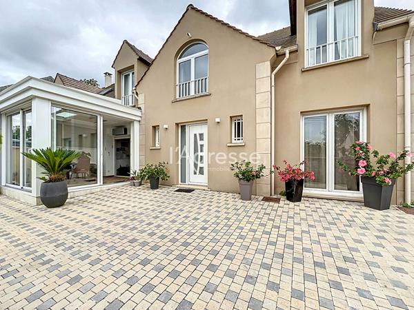 Maison Montévrain 8 pièces de 158M2