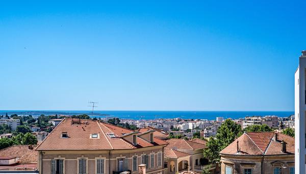 Superbe maison de ville en duplex de 100m² avec vue mer