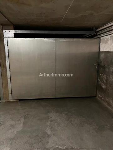 Location Garage 12 m2 à Sainte-Maxime