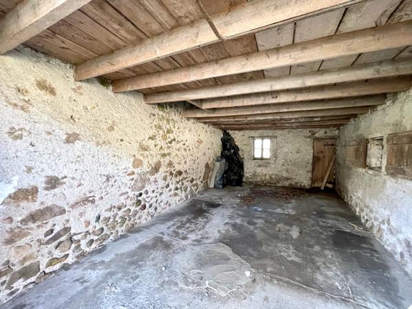 Saint-Laurent-du-Pont (38380) Beau potentiel et du cachet pour ce tènement immobilier à restaurer - à 30 mn de Grenoble et Chambéry