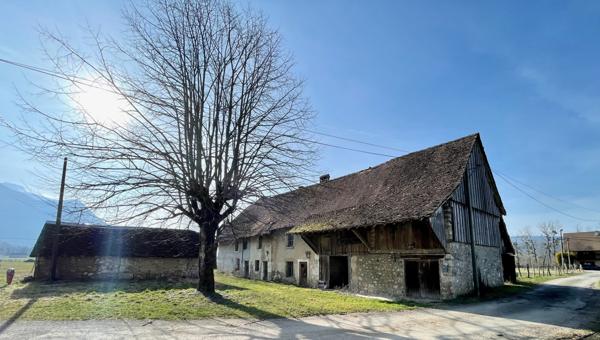 Saint-Laurent-du-Pont (38380) Beau potentiel et du cachet pour ce tènement immobilier à restaurer - à 30 mn de Grenoble et Chambéry