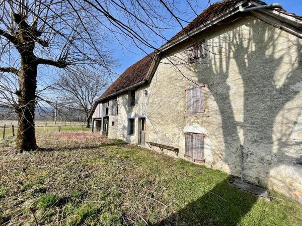 Saint-Laurent-du-Pont (38380) Beau potentiel et du cachet pour ce tènement immobilier à restaurer - à 30 mn de Grenoble et Chambéry