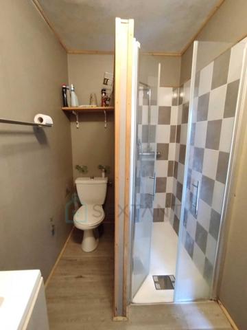 MAISON DE VILLE EN PIERRE - 6 PIECES - 120 M² - COUR PRIVEE