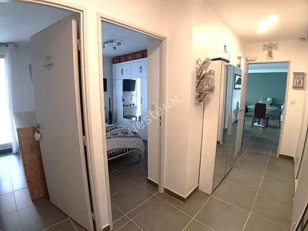 Six-fours Rez de Jardin, appartement T3 de 65 m² , jardin de 80 m², place de parking et cave.
