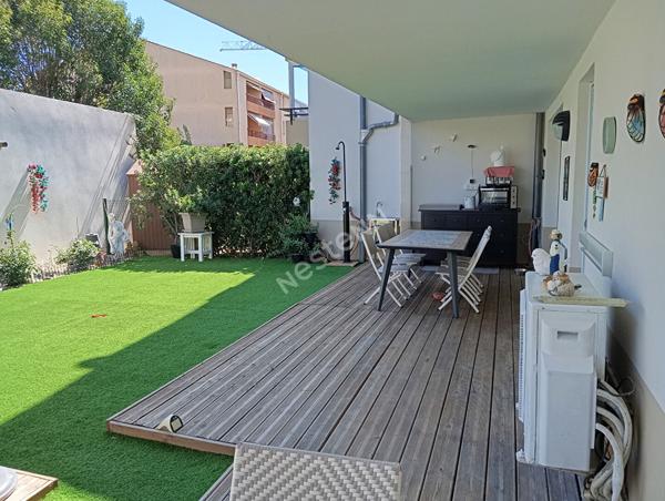 Six-fours Rez de Jardin, appartement T3 de 65 m² , jardin de 80 m², place de parking et cave.